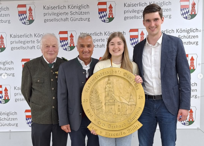 Am Freitag, den 17.04., waren wir bei der Siegerehrung der Stadtmeisterschaft 2026 zu Gast – und das mit starken Ergebnissen! Aus Günzburg:
